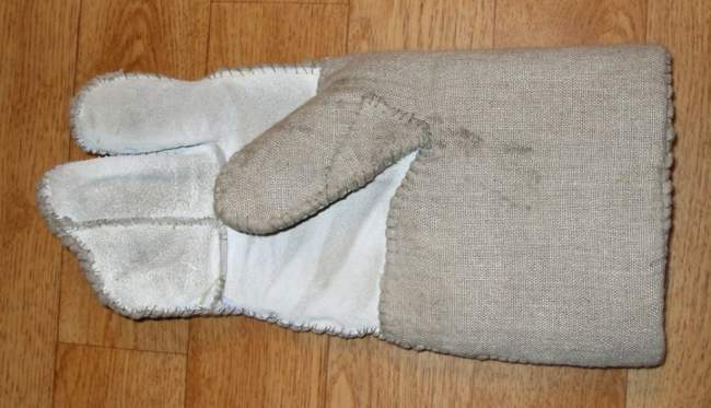 handschuh_mit_polster_unten.jpg handschuh_mit_polster_unten.jpg