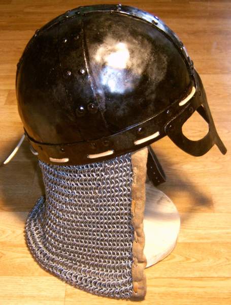 brillenhelm_von_rechts_b.jpg brillenhelm_von_rechts_b.jpg