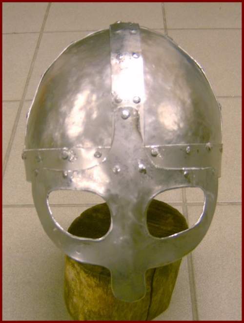 Brillenhelm von vorne