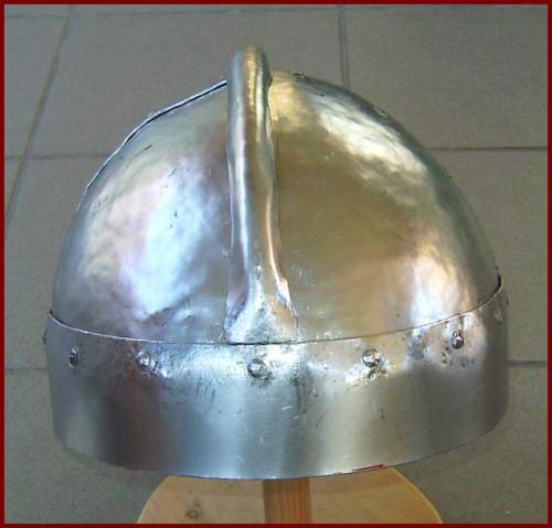 Brillenhelm von vorne