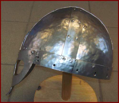 Brillenhelm von rechts Brillenhelm von rechts