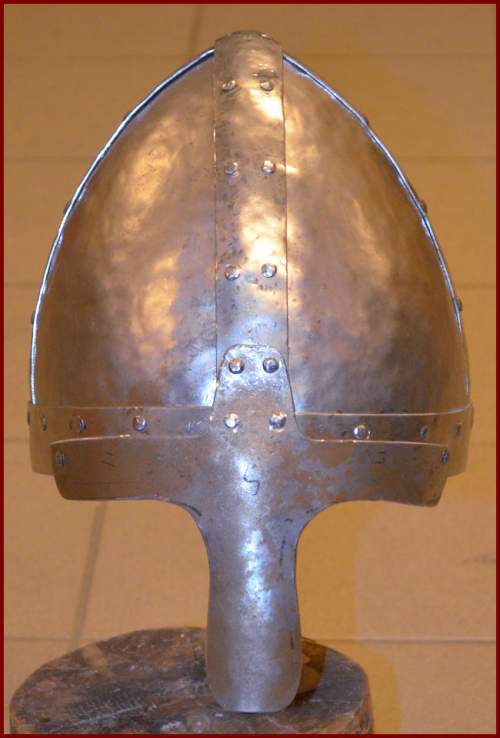 Nasalhelm von vorne Nasalhelm von vorne