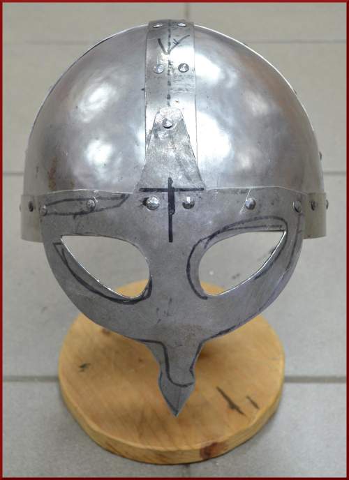 Brillenhelm von vorne