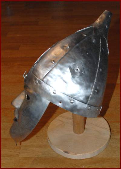 Nasalhelm von rechts