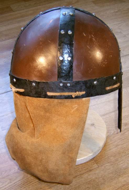 Lederhelm von der Seite