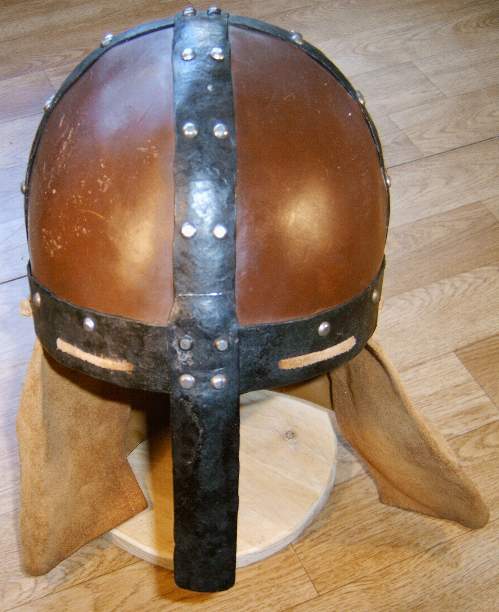 Lederhelm von vorne
