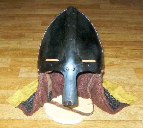 Normannenhelm von Vorne Normannenhelm von Vorne