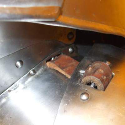 Schulter links Detail aufhängung