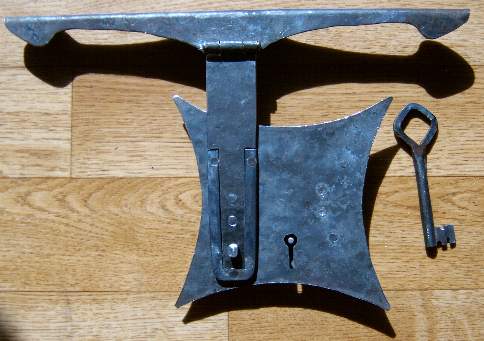 Frontseite des Schlosses mit dem Riegel