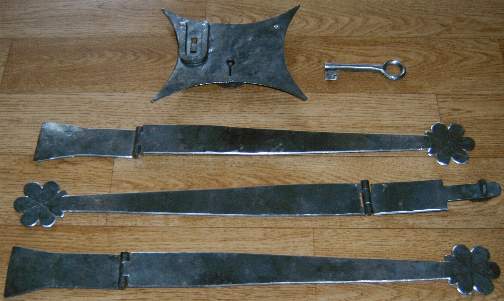 Das Schloss mit den Scharnieren