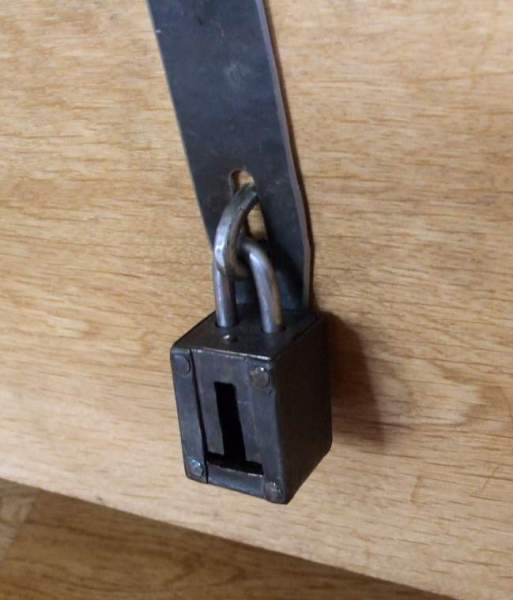 truhe2_f_das_schloss.jpg truhe2_f_das_schloss.jpg